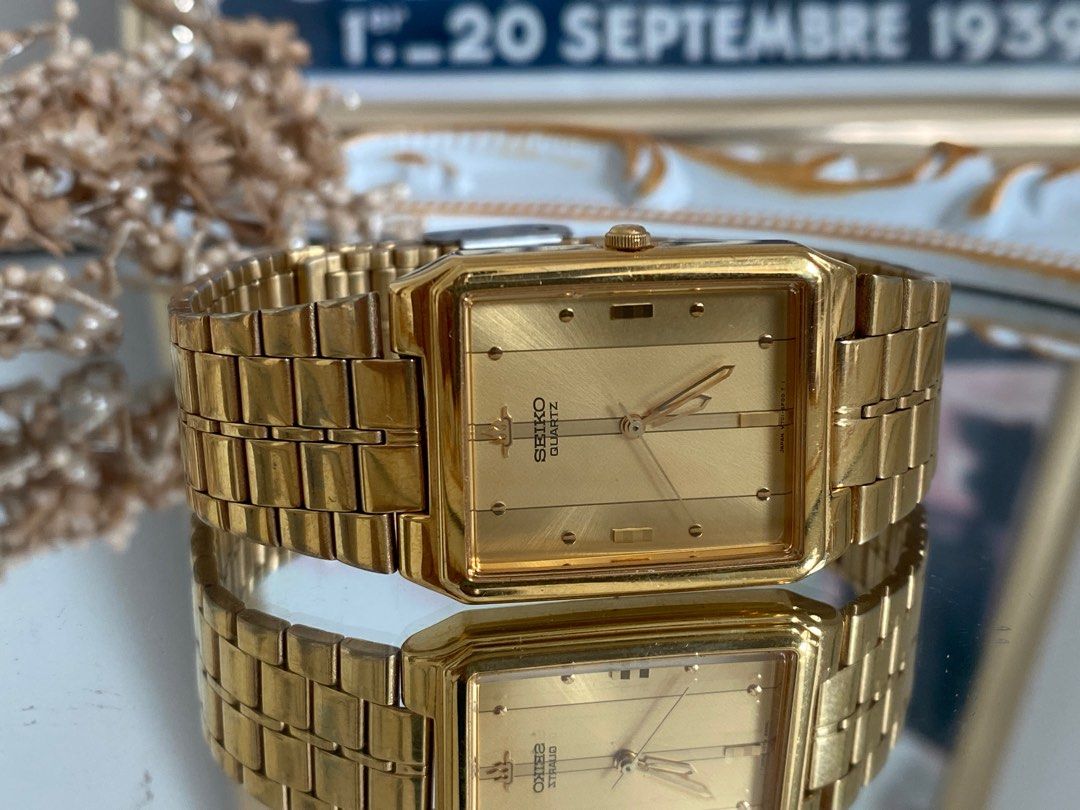 Seiko Classic Square Men's Wrist Watch Vintage Quartz, Luxury, Watches on  Carousell