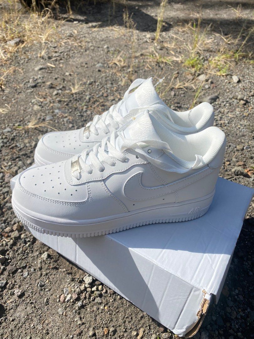 harga af1 triple white