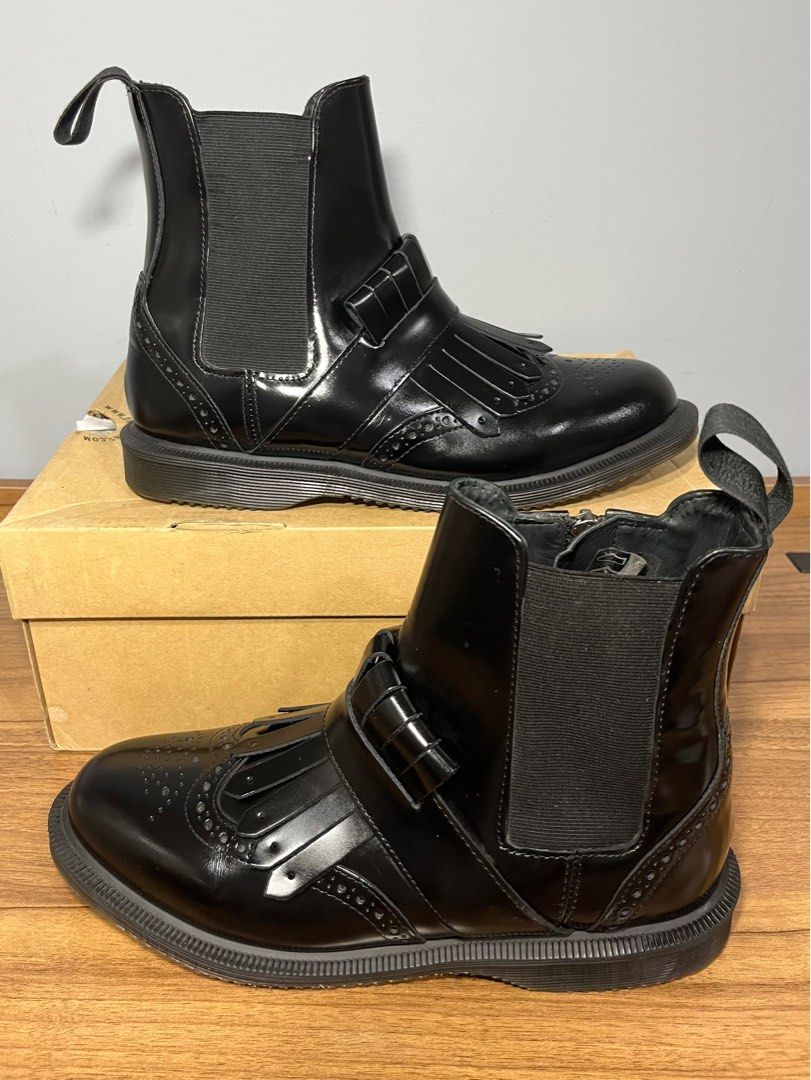 Tina smooth outlet dr martens