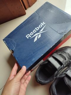 Sepatu sekolah anak reebok size 32 (20,5 cm)