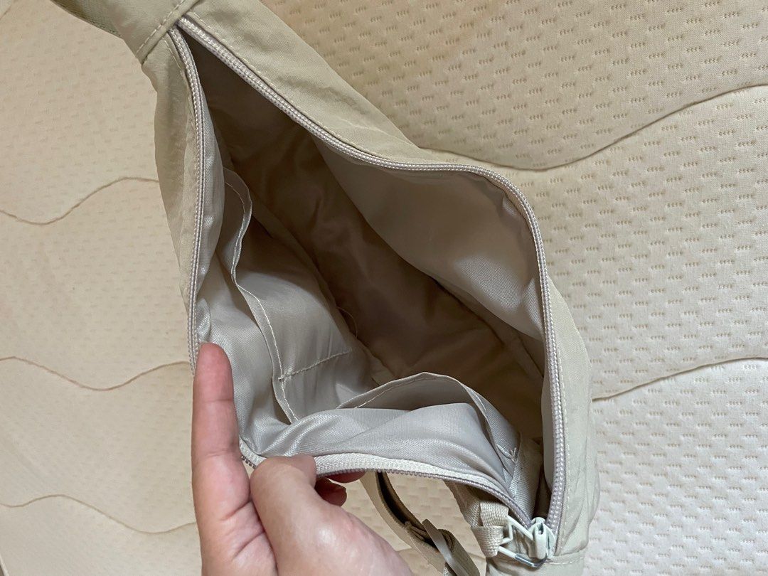 Shoulder dumpling bag, Women's Fashion, Bags & Wallets, Shoulder Bags ...