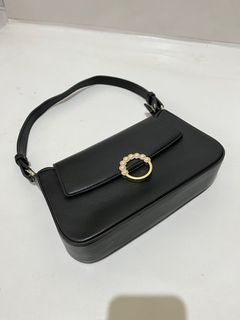 Sling bag hitam hana