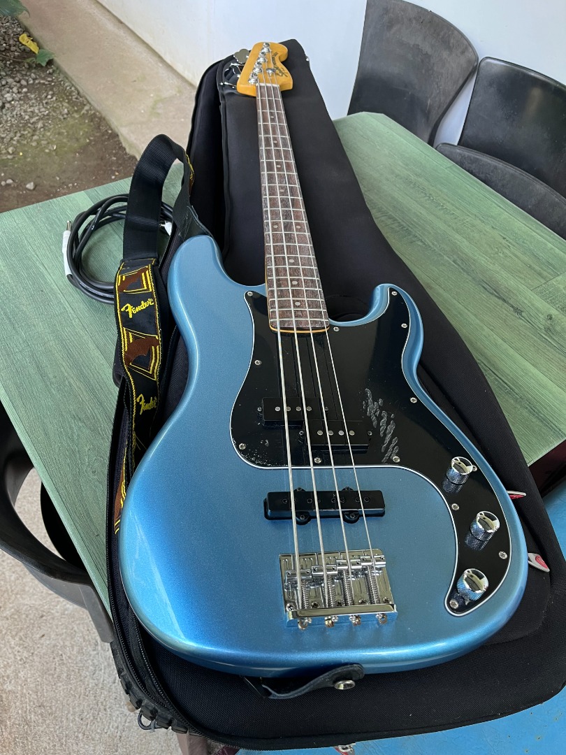 Squier vintage sale modified precision pj