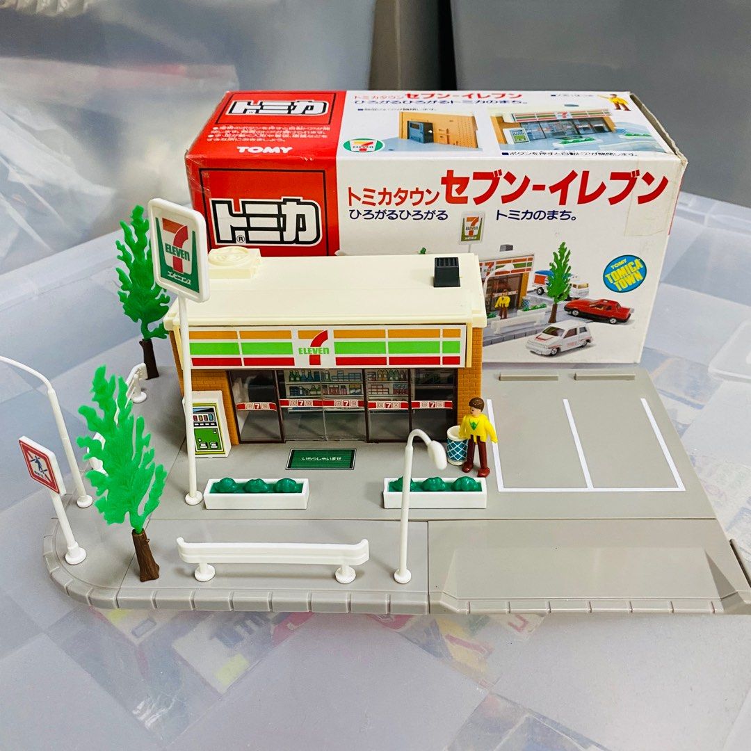 Tomica seven eleven sale