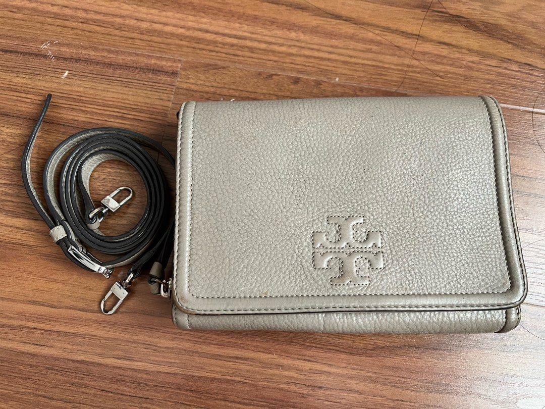 Tory Burch Thea Flat Wallet Grey Leather Crossbody Bag, Luxury, Bags &  Wallets on Carousell