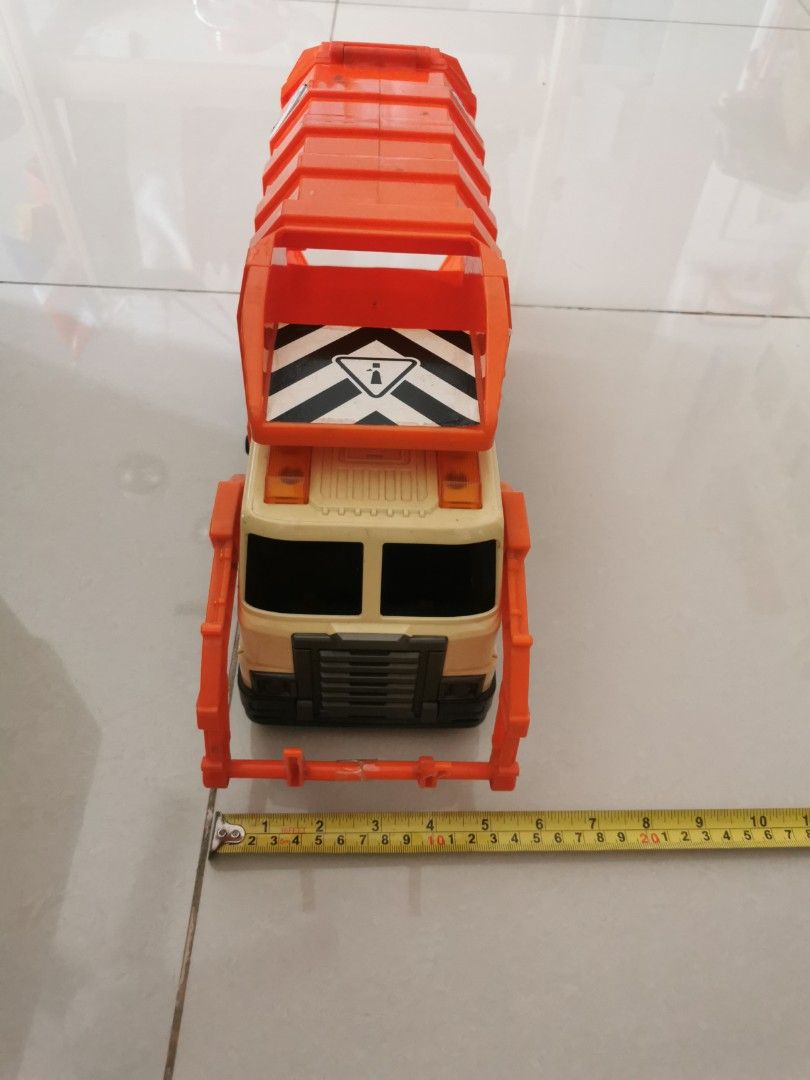 Toy Dumpster Truck, Hobbies & Toys, Toys & Games on Carousell