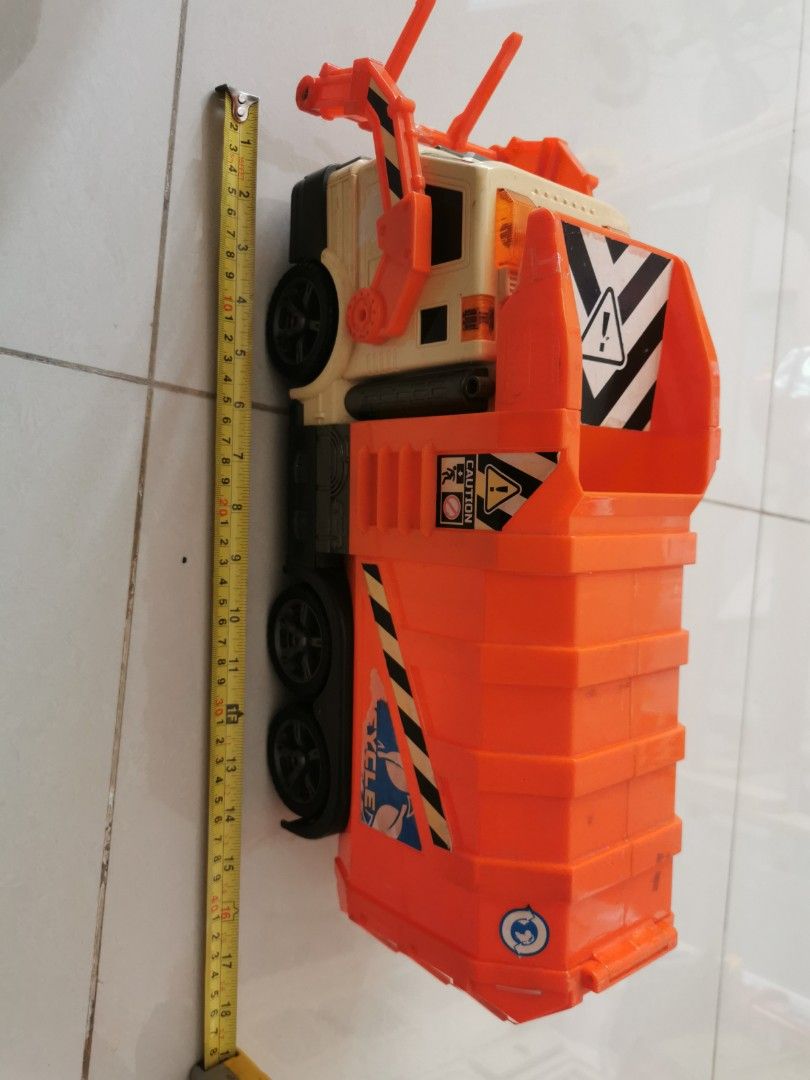 Toy Dumpster Truck, Hobbies & Toys, Toys & Games on Carousell