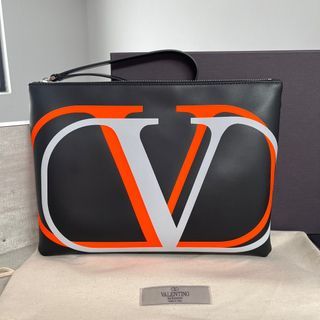 Valentino Garavani V logo Clutch