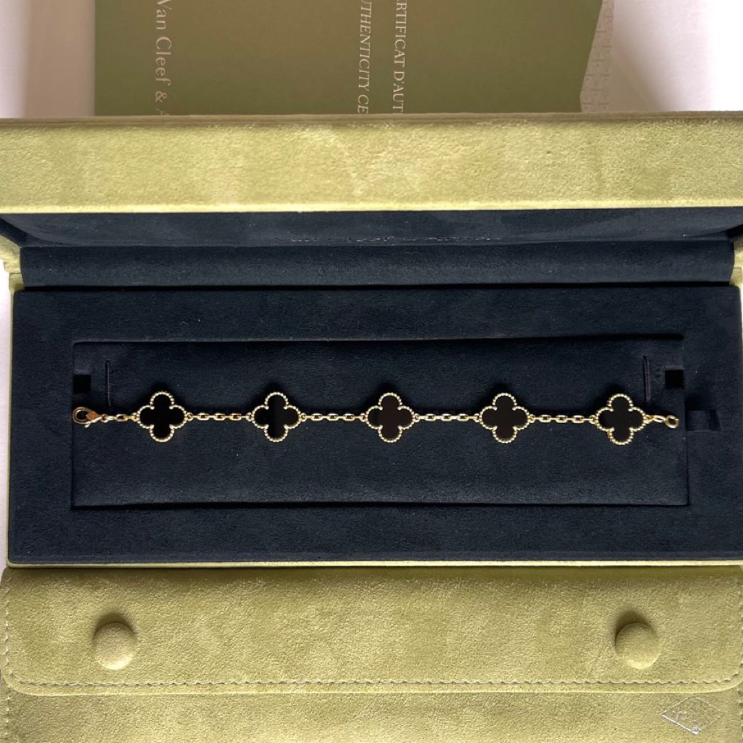 Van cleef and arpels black bracelet hot sale