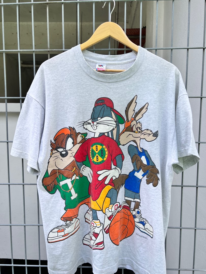 VINTAGE 90S LOONEY TUNES BASKETBALL Men s Fashion Tops Sets