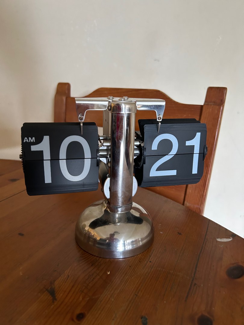 Vintage flip clock (not working), Furniture & Home Living, Home Decor