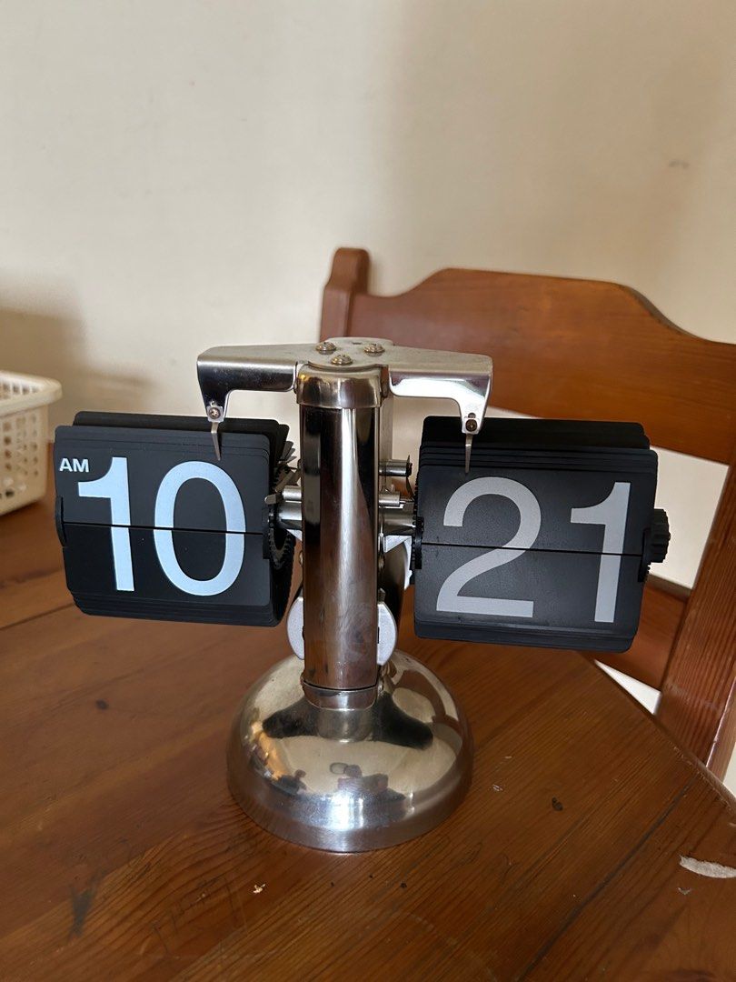 Vintage flip clock (not working), Furniture & Home Living, Home Decor