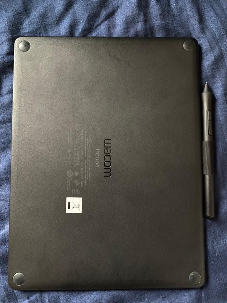 intuos + free clip paint studio subscription , Mobile Phones