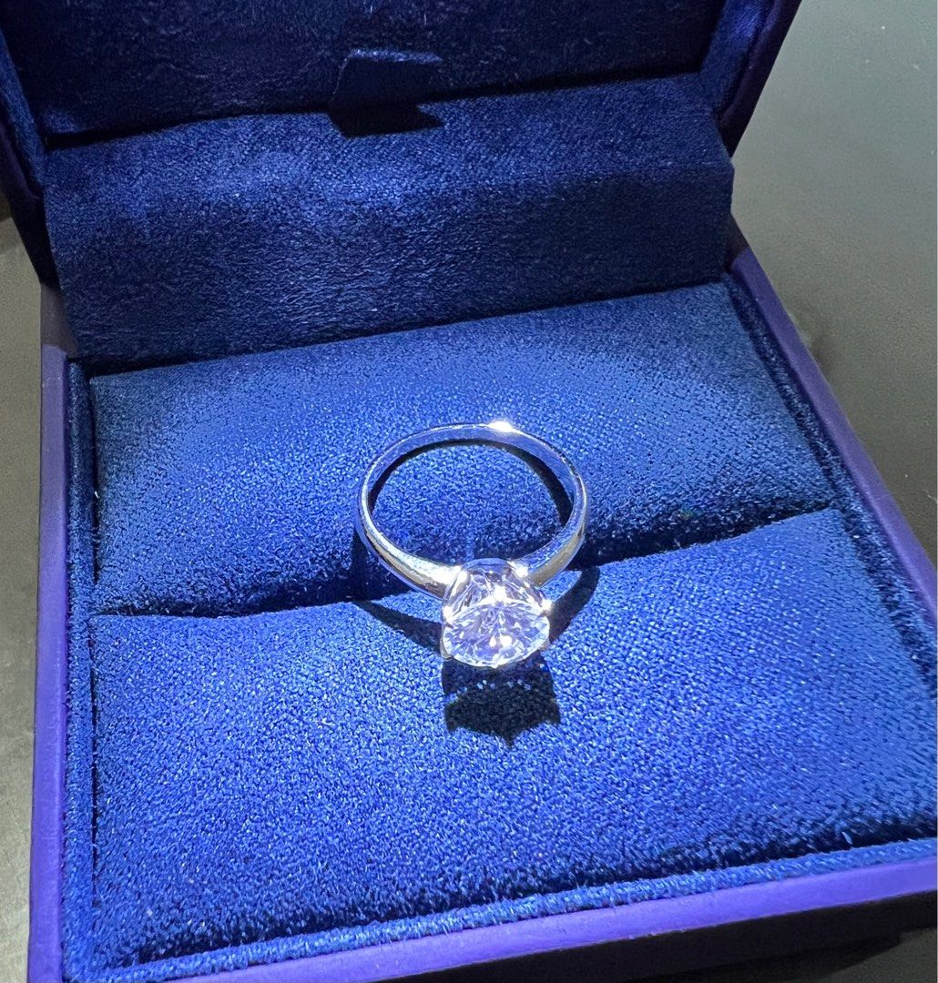 White gold outlet zirconia ring