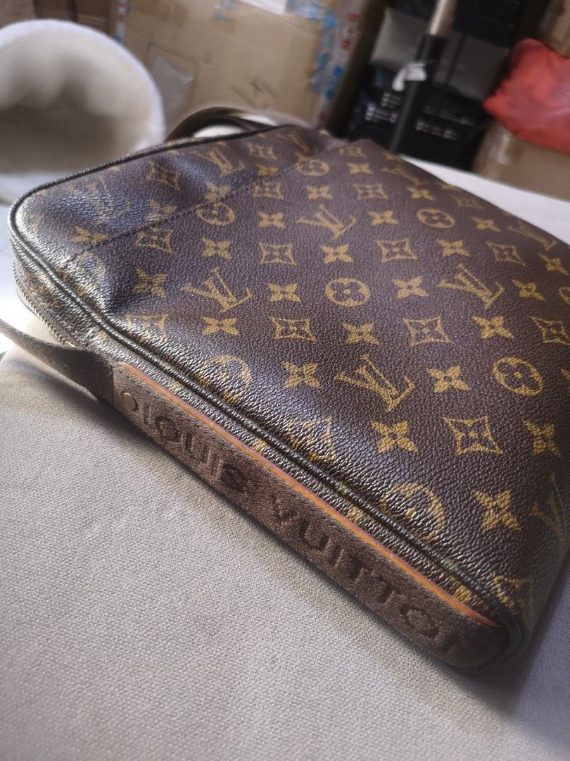 💯% Authentic Louis Vuitton LV Monogram Cross body Messenger Unisex Sling  bag - Trotteur Beaubourg Shoulder Crossbody Bag - M97037