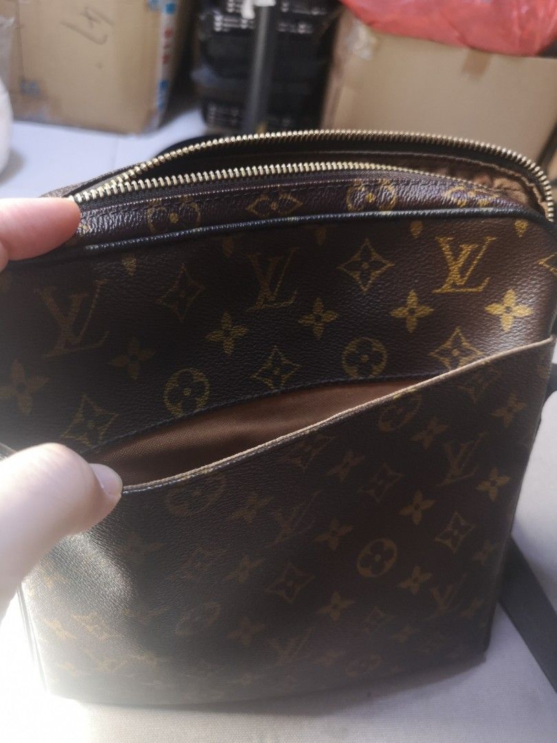 💯% Authentic Louis Vuitton LV Monogram Cross body Messenger Unisex Sling  bag - Trotteur Beaubourg Shoulder Crossbody Bag - M97037