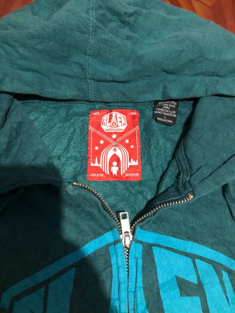 Alien workshop Hoodie (Category: Activewear) located in Taguig. Submitted by bancalanon (Listing ID 1207315428, Image 2). Description: In very good condition. No issue.
