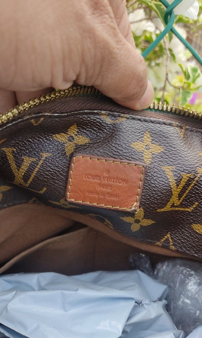 Naughtipidgins Nest - New Louis Vuitton Sully MM in Monogram. Soon to be  replaced by LV by the Berri hobo, the Sully MM blends vintage-inspired  detail and an elegant contemporary shape. With