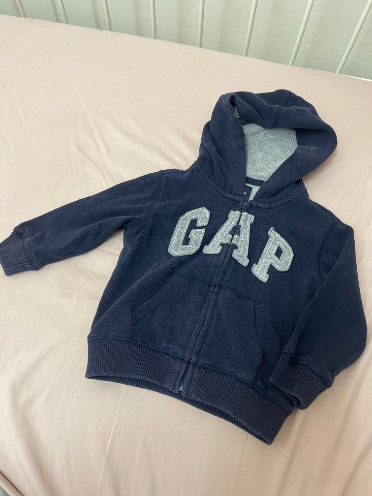 Baby gap 2025 sweater boy