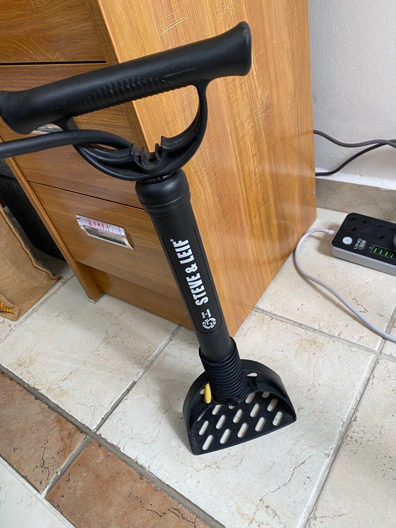 Steve and leif bike pump top