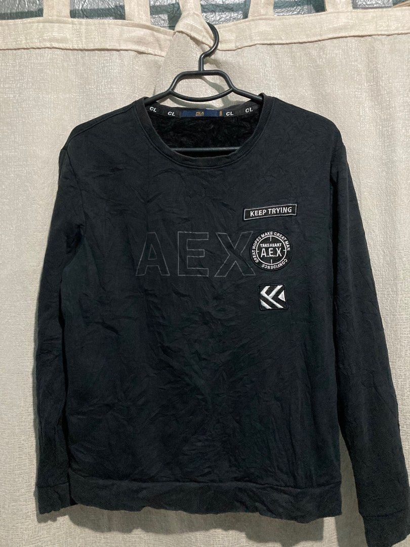 Black Sweater/ Pullover (Category: Coats, Jackets and Outerwear) located in Alaminos. Submitted by gabraph (Listing ID 1207355280, Image 1). Description: -high quality fabric -like new -no issue -can fit from small to large.