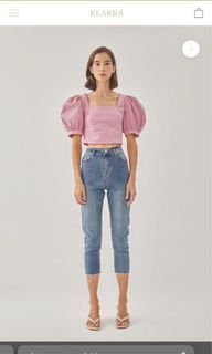 BNWOT KLARRA  COTTON CROPPED PUFFED SLEEVED TOP IN HIBISCUS