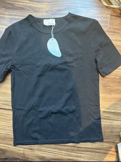 BNWT OSN BLACK TSHIRT