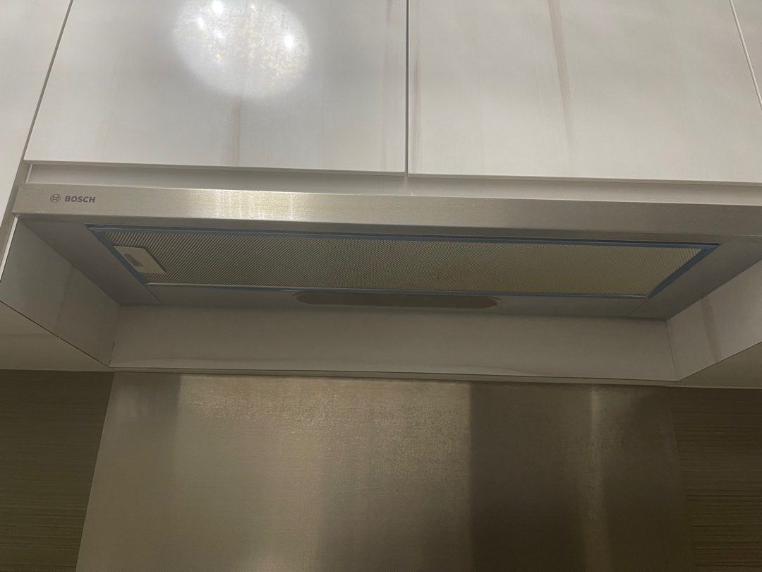 Bosch Gas Hob3 Burner and Bosch Super Slimline Hood, TV & Home