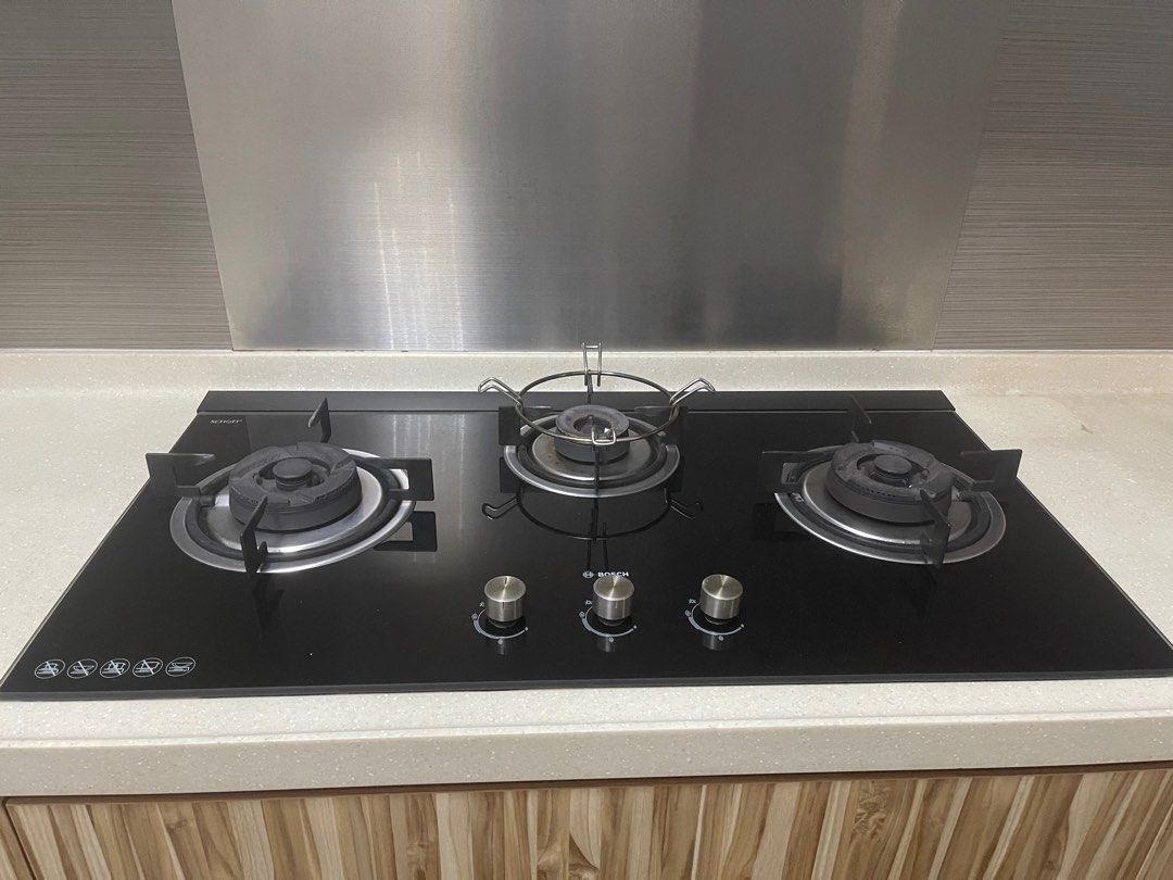 Bosch Gas Hob3 Burner and Bosch Super Slimline Hood, TV & Home