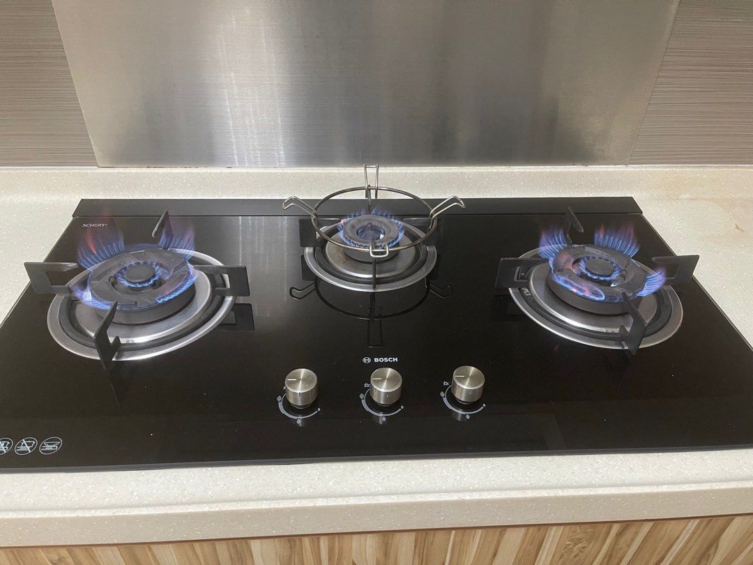 Bosch Gas Hob3 Burner and Bosch Super Slimline Hood, TV & Home