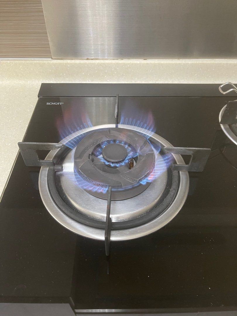 Bosch Gas Hob3 Burner and Bosch Super Slimline Hood, TV & Home