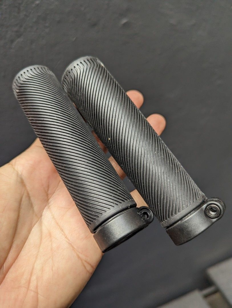 Brompton Grips, Sports Equipment, Bicycles & Parts, Parts & Accessories