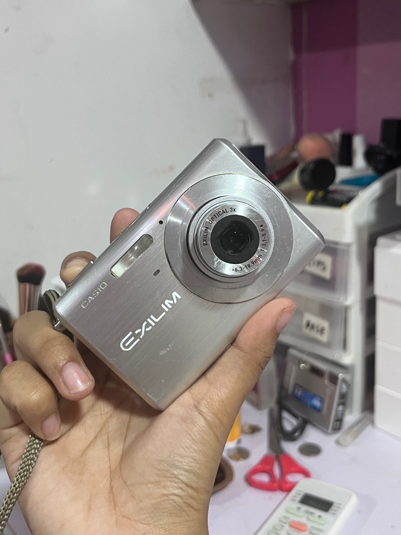 Casio Exilim EXZ60 digicam ; digital camera, Photography, Cameras on