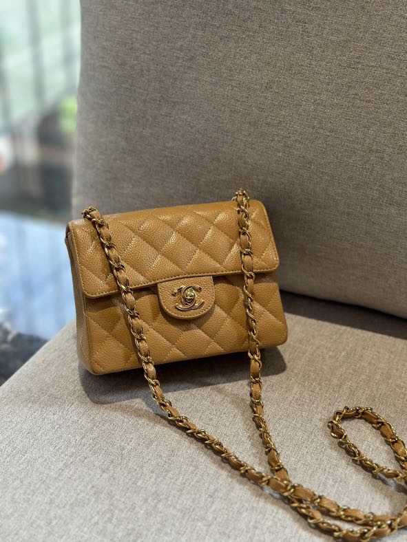 Chanel mini 17 hotsell