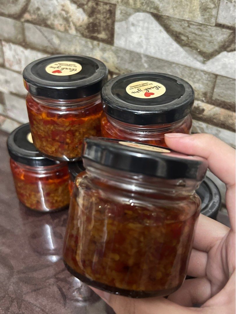 Chili Garlic Sauce (Category: Spice & Seasoning) located in Quezon City. Submitted by jlc1105 (Listing ID 1206234559, Image 2). Description: Pure chili and garlic sauce. 120ml per bottle. Swak pang negosyo. Open for rebranding. .