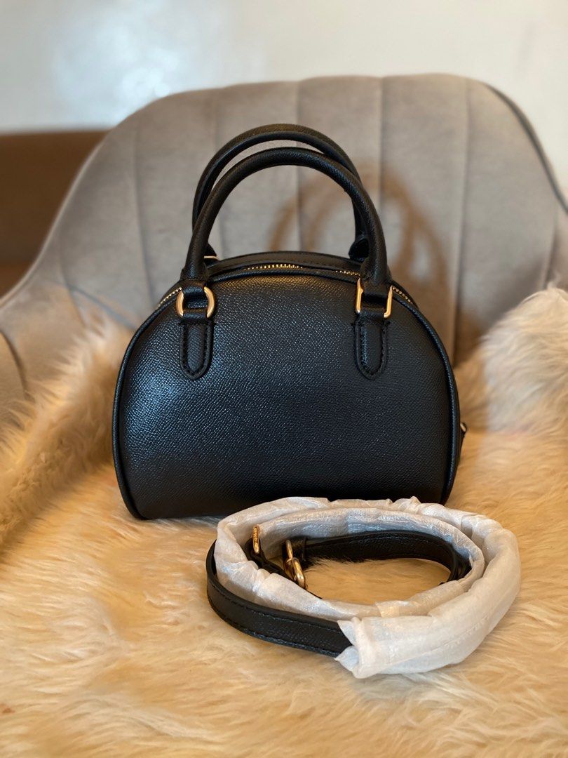 Coach sydney satchel (Category: Luxury Bags & Wallets) located in Las Pinas. Submitted by yhn_boutique (Listing ID 1207256912, Image 3). Description: Actual pic posted 📍cod lalamove 📍sameday delivery 📍J&T pay today ship today 📍DM DISCLAIMER: not affiliated or endorsed with any of the brands featured on this page. All copyrights and trademarks belong to the original brand owners..
