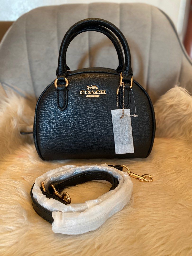 Coach sydney satchel (Category: Luxury Bags & Wallets) located in Las Pinas. Submitted by yhn_boutique (Listing ID 1207256912, Image 1). Description: Actual pic posted 📍cod lalamove 📍sameday delivery 📍J&T pay today ship today 📍DM DISCLAIMER: not affiliated or endorsed with any of the brands featured on this page. All copyrights and trademarks belong to the original brand owners..