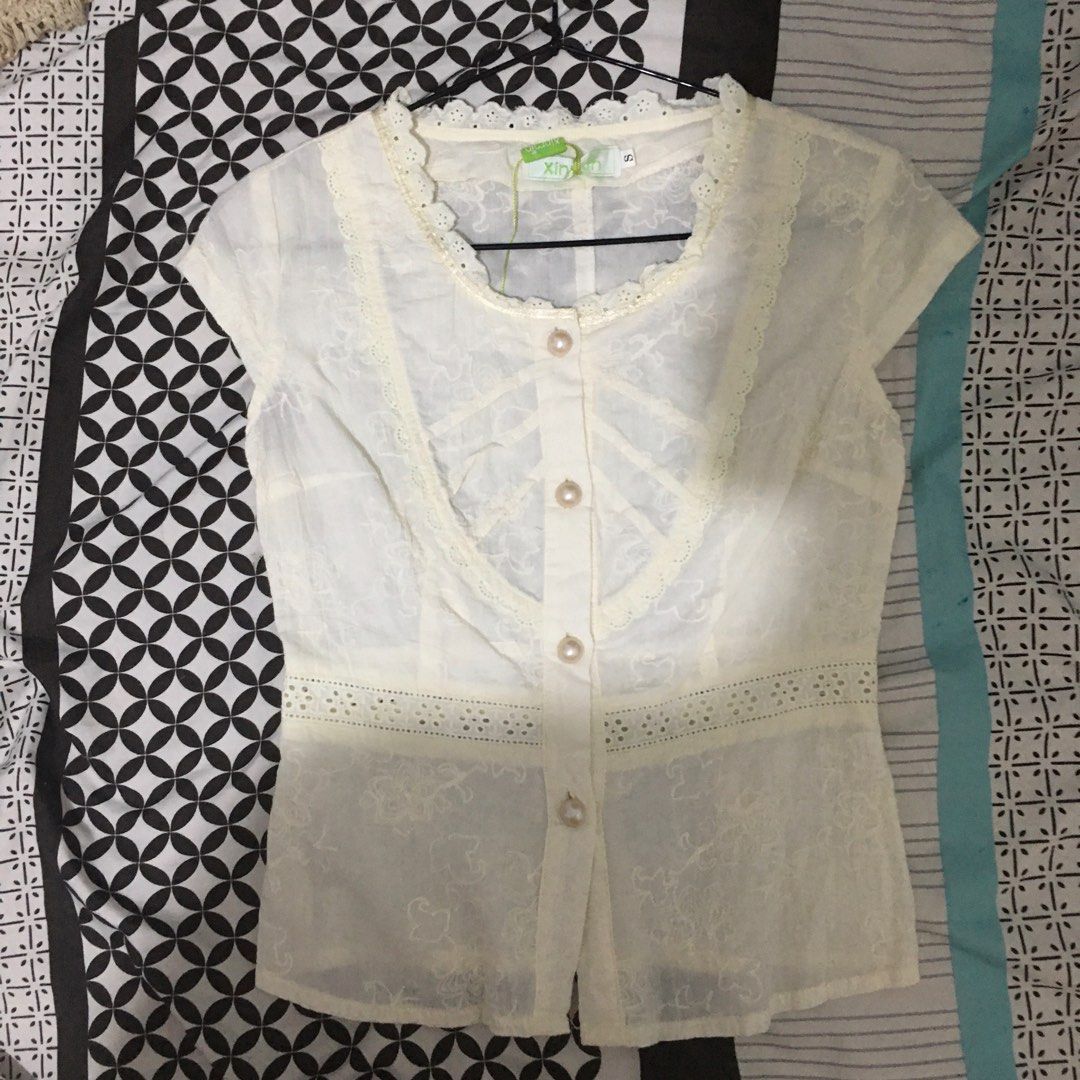 coquette buttondown blouse (Category: Blouses) located in Taguig. Submitted by jdeclutter__ (Listing ID 1207245515, Image 1). Description: .