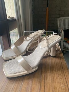 Cream heels size 39