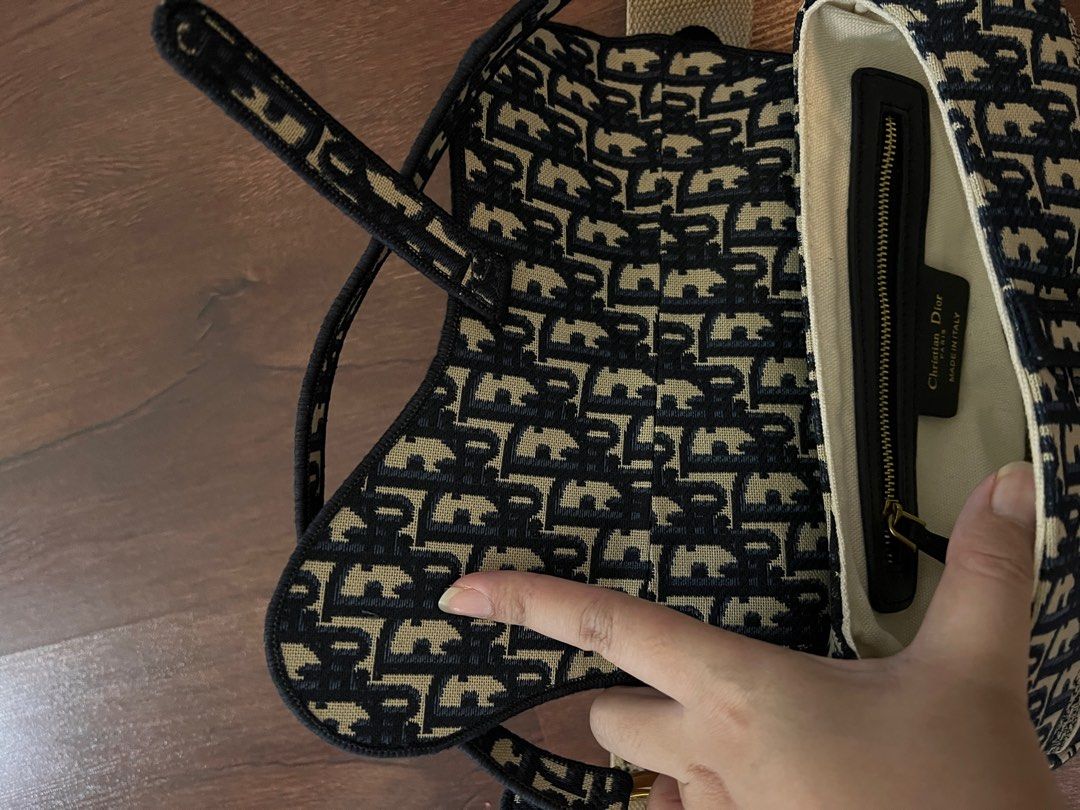 DIOR SADDLE BAG NAVY, Fesyen Wanita, Tas & Dompet di Carousell