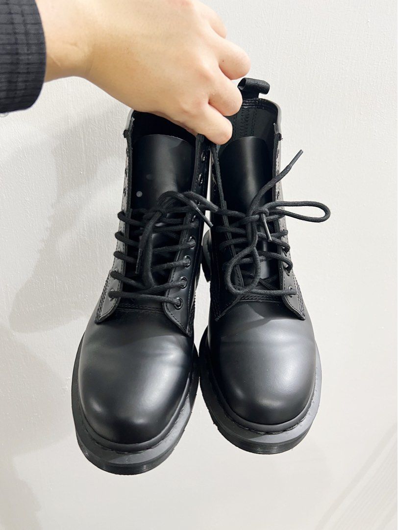 1460 smooth leather ankle boots dr martens