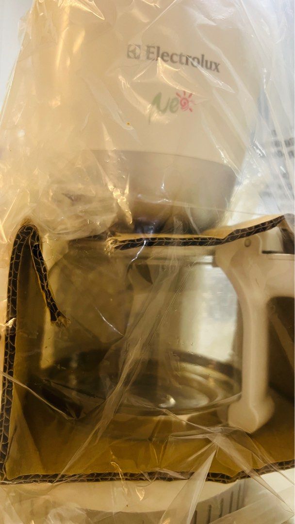 Electrolux coffee maker ECM2000, TV & Home Appliances, Kitchen