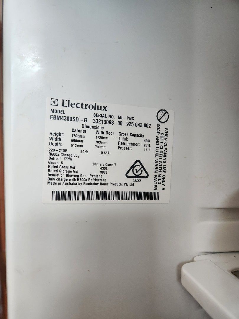 Electrolux fridge freezer, TV & Home Appliances, Kitchen Appliances