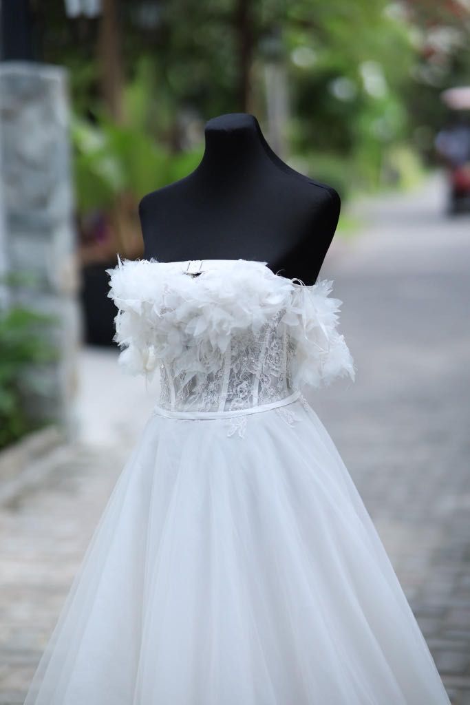 Gown storage online bag