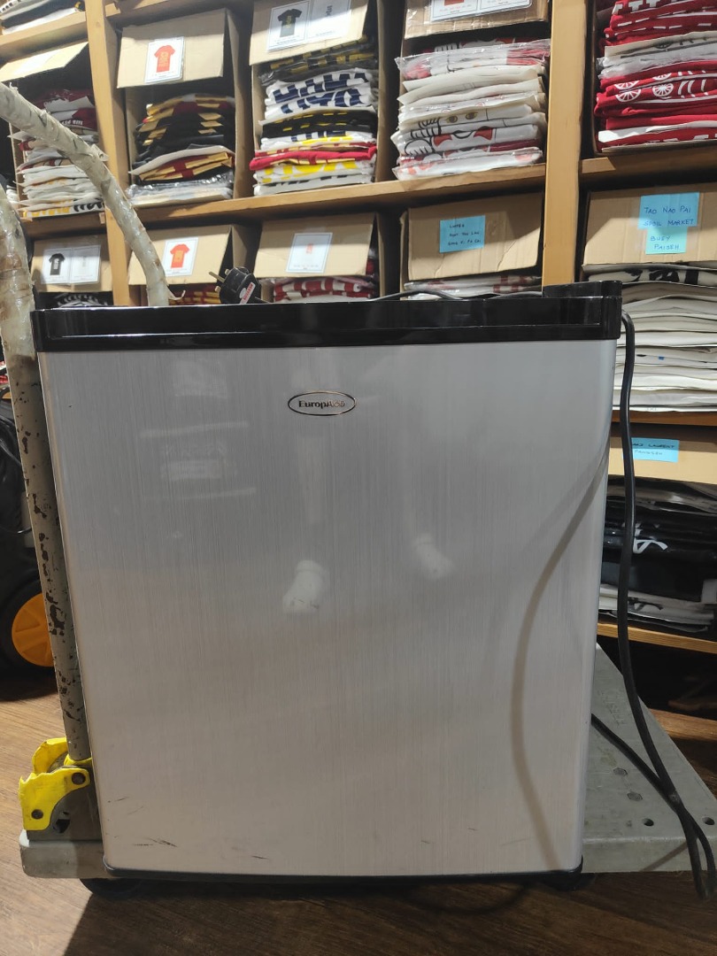 EuropAce 50L Bar Fridge ER 9250, TV & Home Appliances, Kitchen