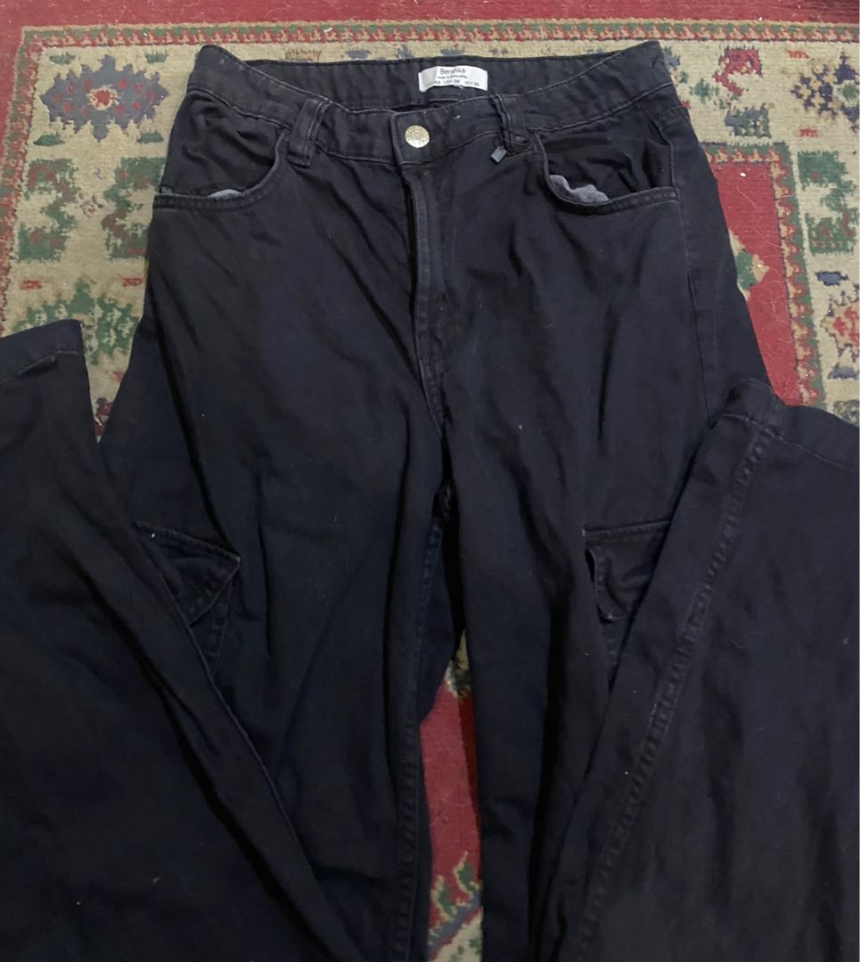 FAMOUS BERSHKA CARGO PANTS, Women's Fashion, Bottoms, Jeans on Carousell