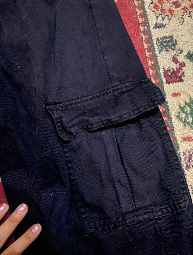 FAMOUS BERSHKA CARGO PANTS, Women's Fashion, Bottoms, Jeans on Carousell