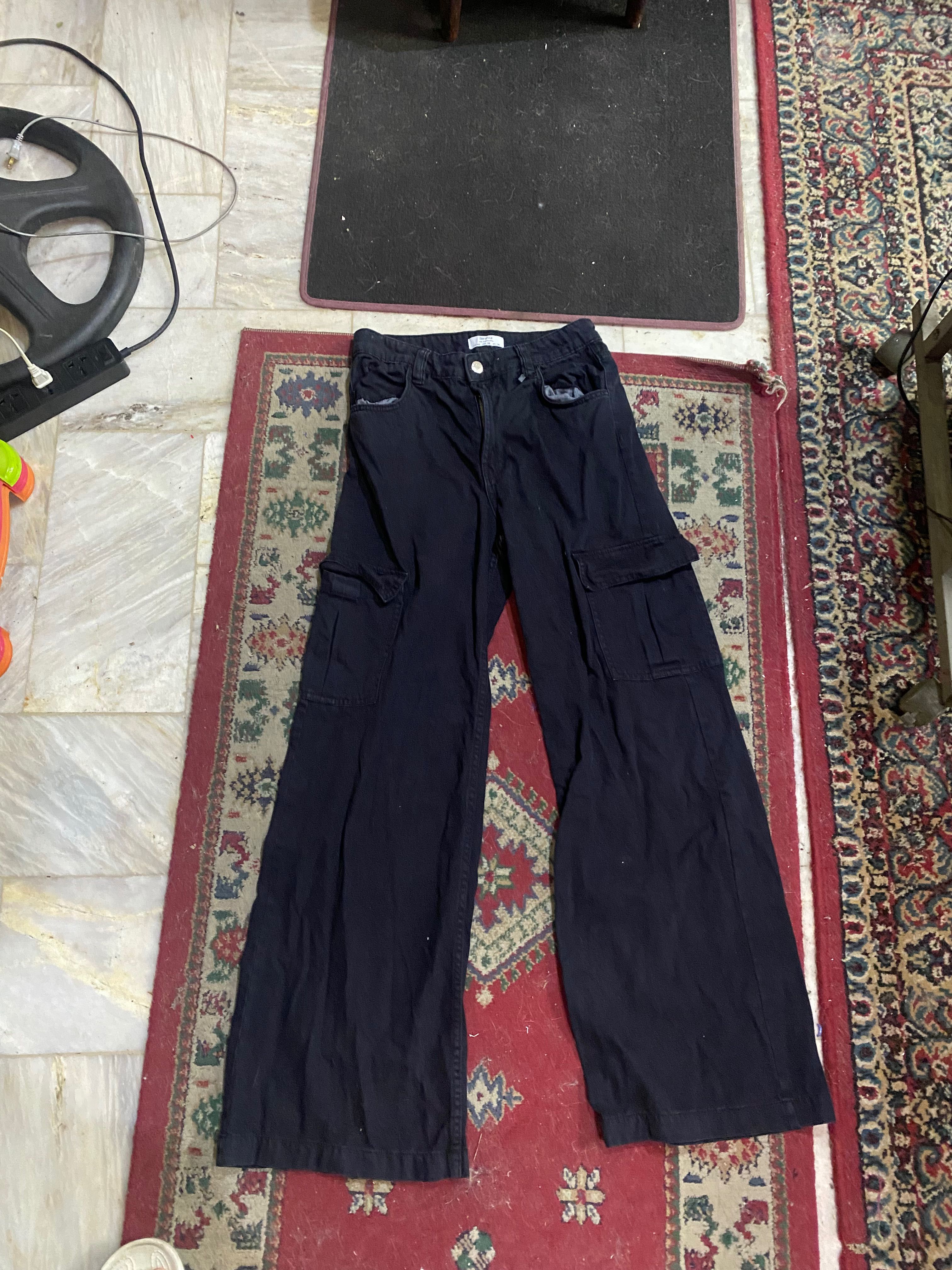 FAMOUS BERSHKA CARGO PANTS, Women's Fashion, Bottoms, Jeans on Carousell