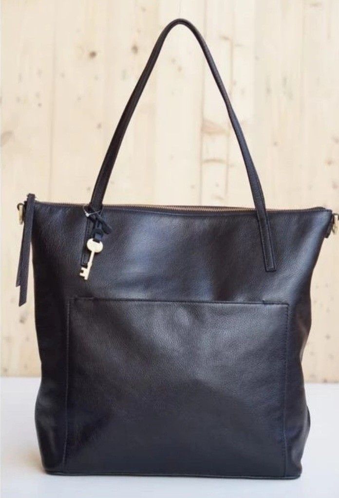 FOSSIL Evelyn tote bag black colour Fesyen Wanita Tas Dompet