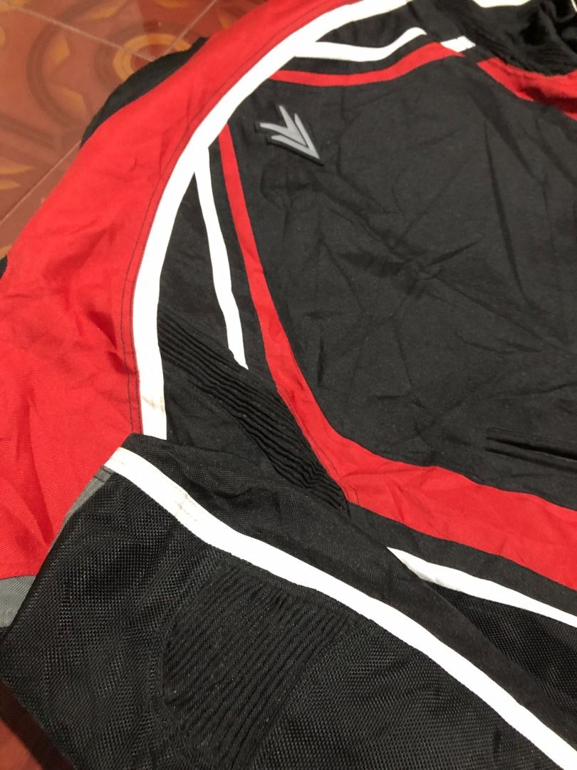 Frank thomas Motorcycle jacket, Men's Fashion, Coats, Jackets and Outerwear on Carousell